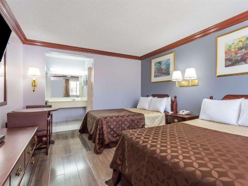 Rodeway Inn San Bernardino & Redlands Екстер'єр фото