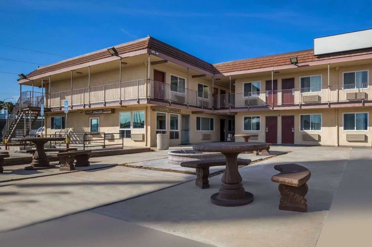 Rodeway Inn San Bernardino & Redlands Екстер'єр фото