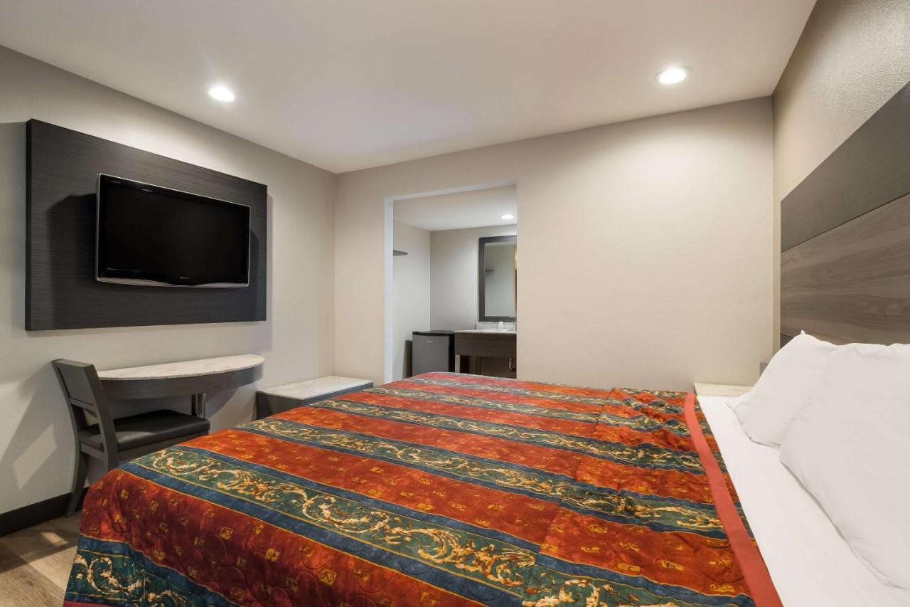 Rodeway Inn San Bernardino & Redlands Екстер'єр фото